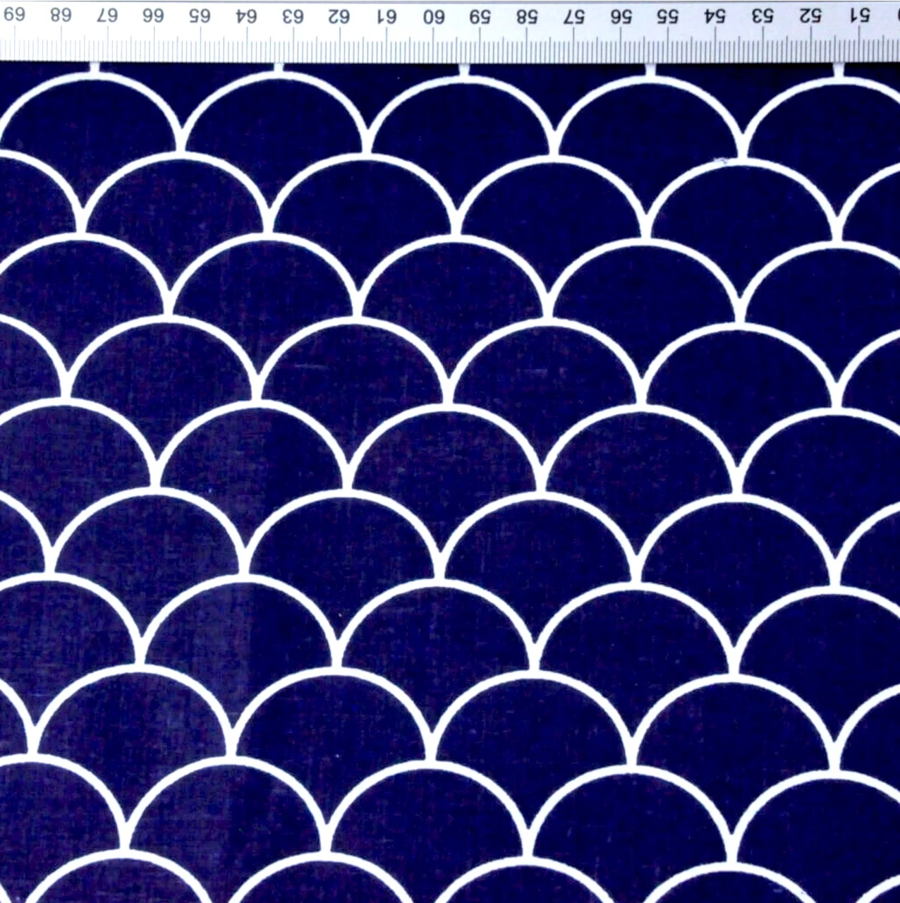 Tecido leques azul marinho e branco 50x80 cm – photo 2